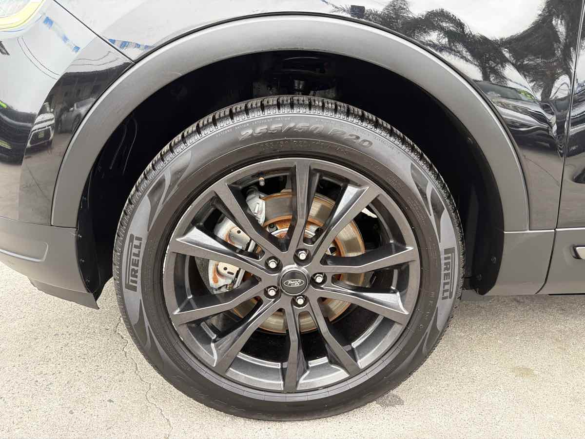 Ford Explorer photo 34