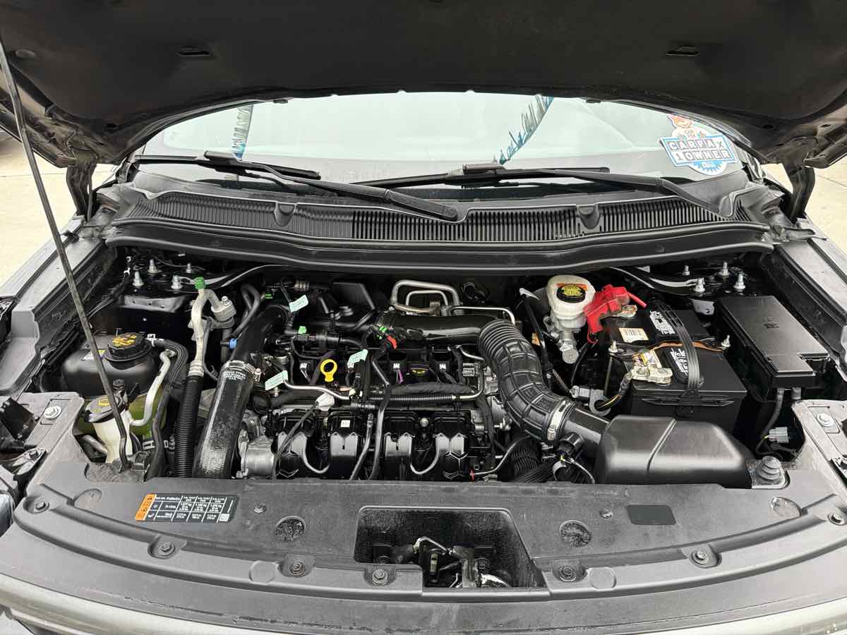 Ford Explorer photo 31