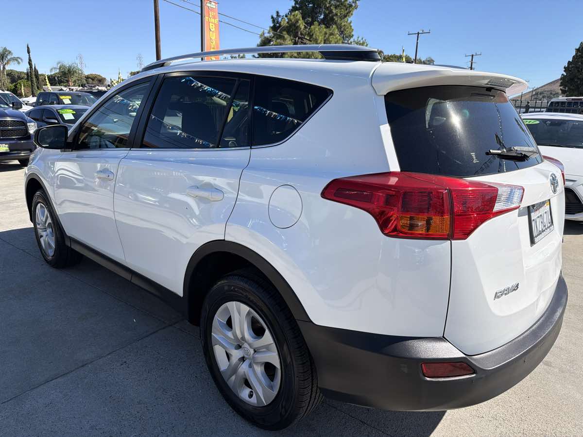 Toyota RAV4 photo 3