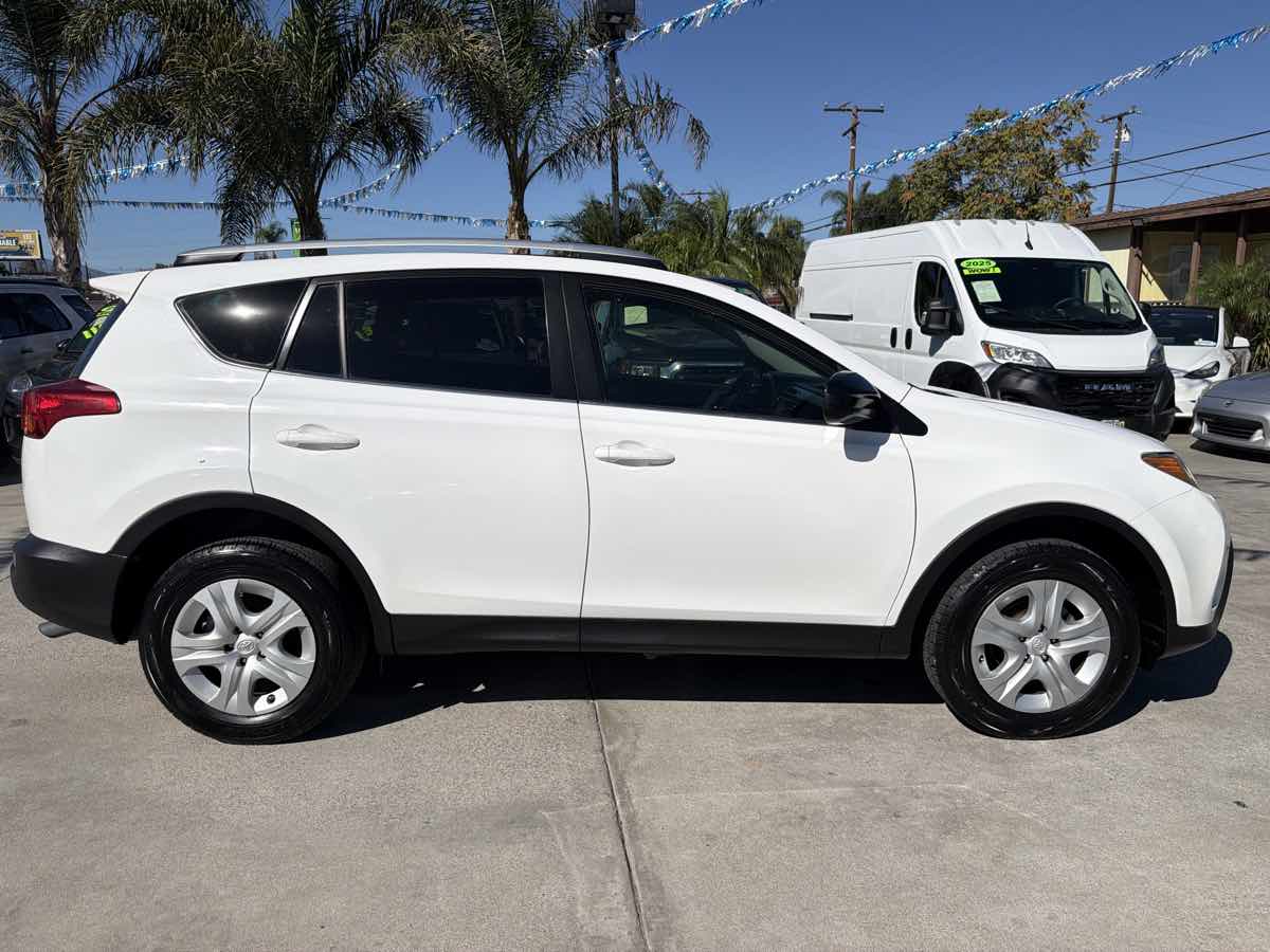 Toyota RAV4 photo 6