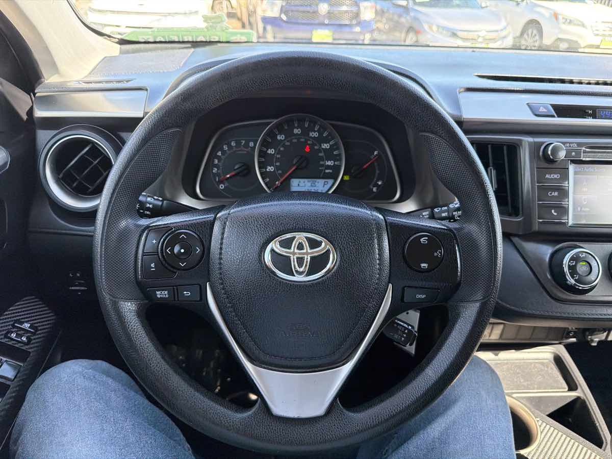 Toyota RAV4 photo 12