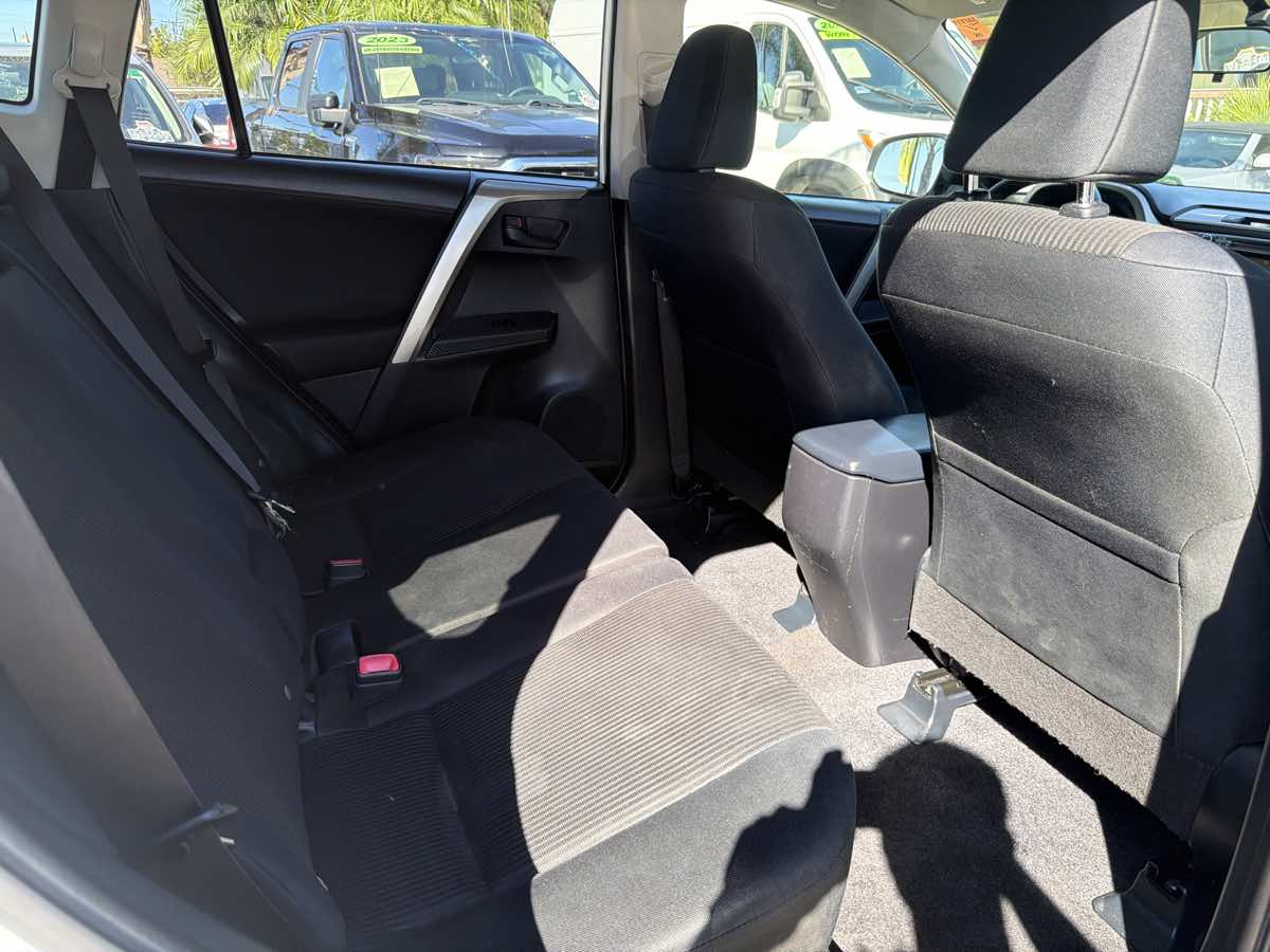 Toyota RAV4 photo 23