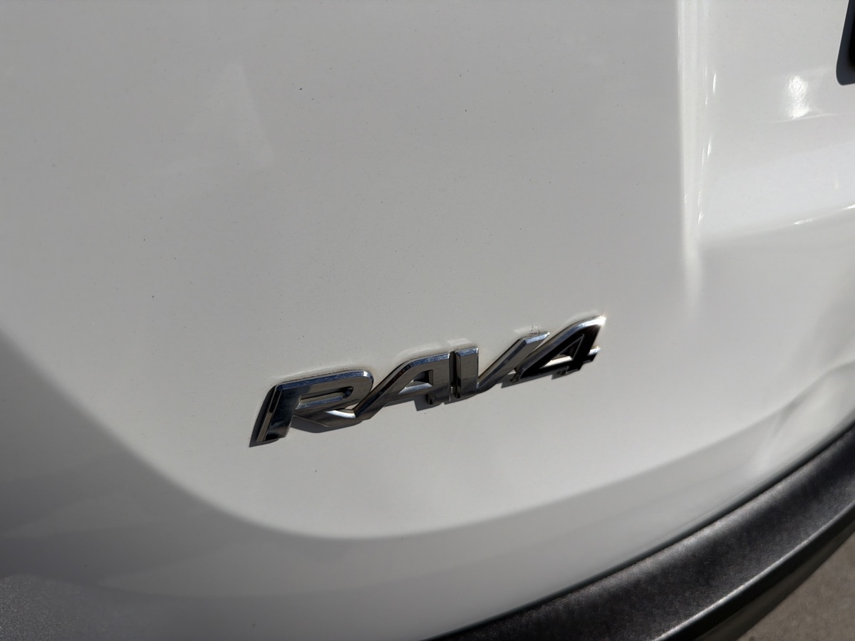 Toyota RAV4 photo 30