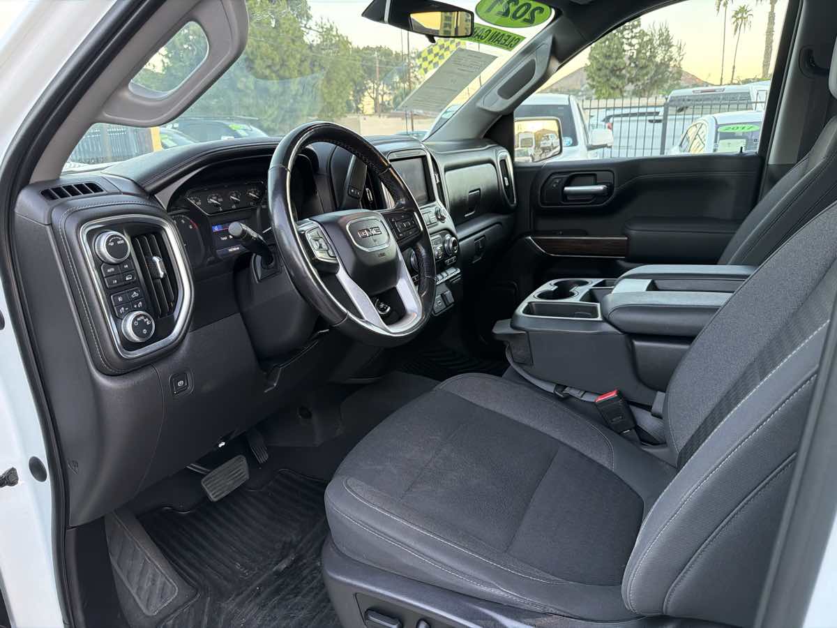 GMC Sierra photo 9