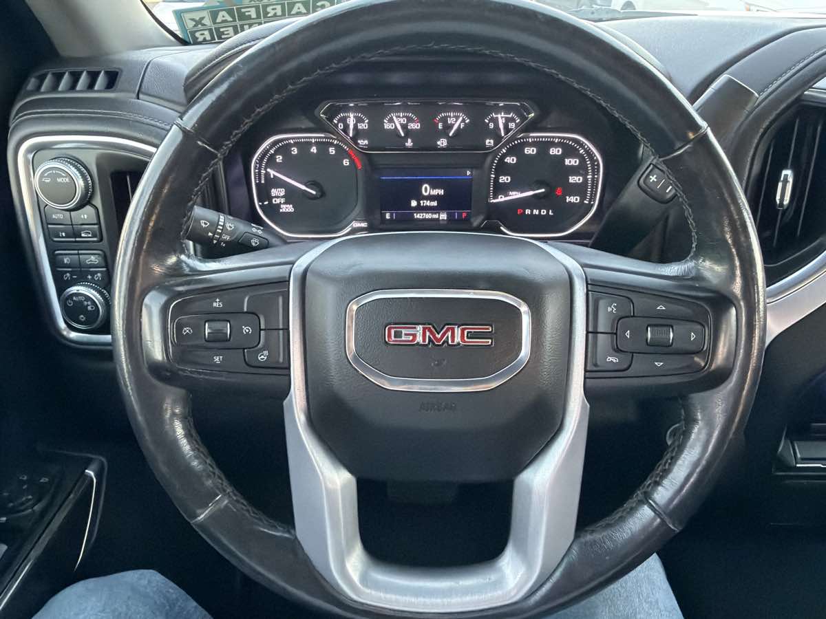 GMC Sierra photo 13