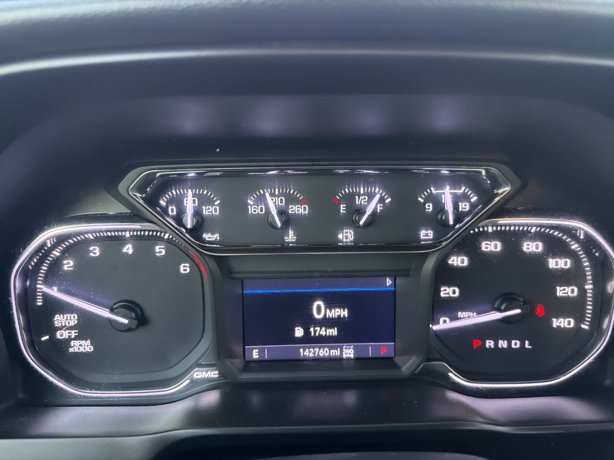 GMC Sierra photo 16