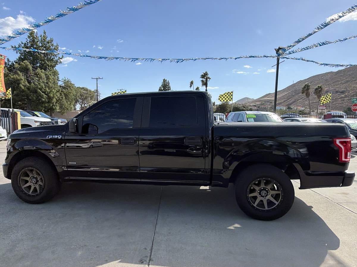 Ford F-150 photo 2