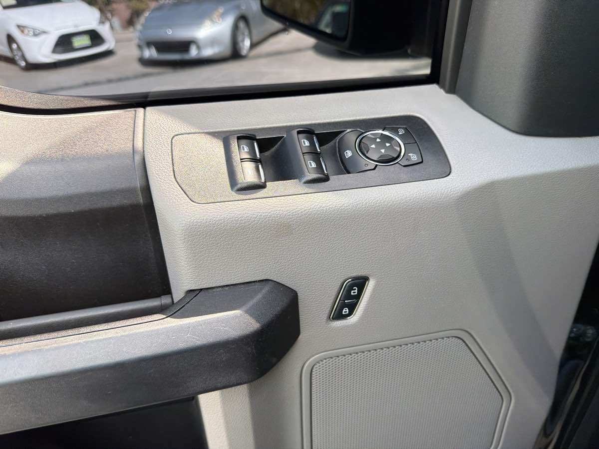 Ford F-150 photo 9