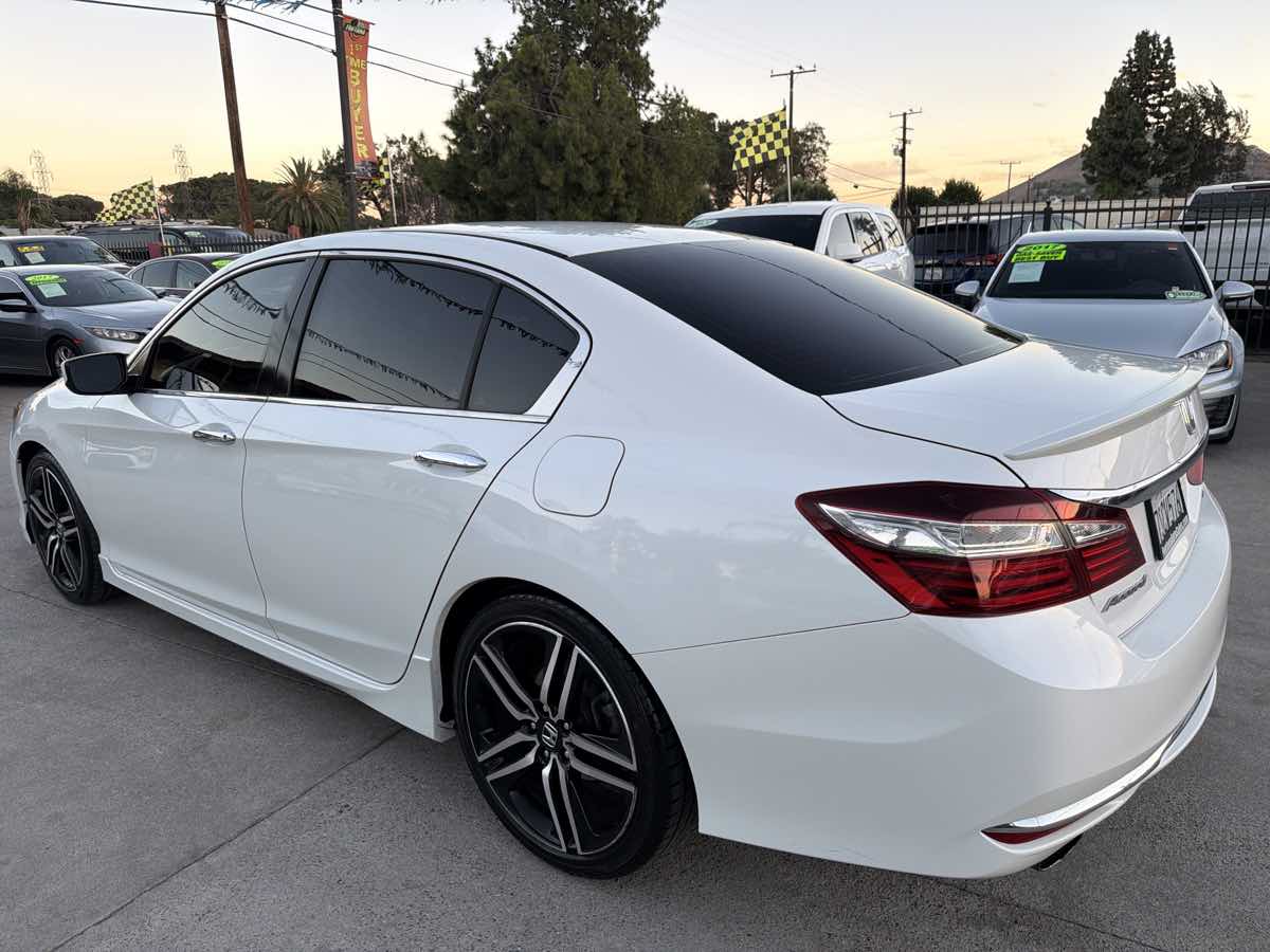 Honda Accord photo 3