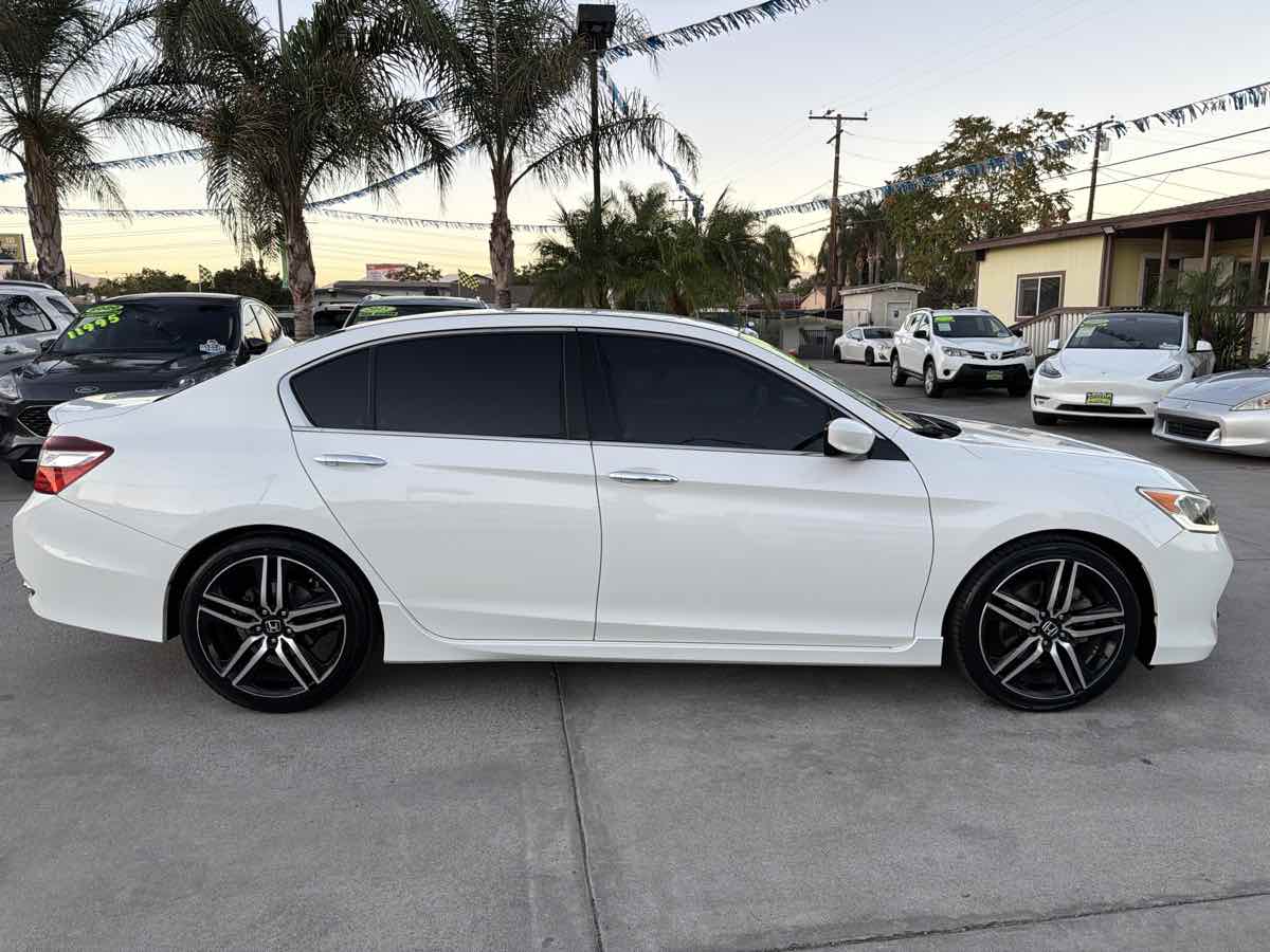 Honda Accord photo 6