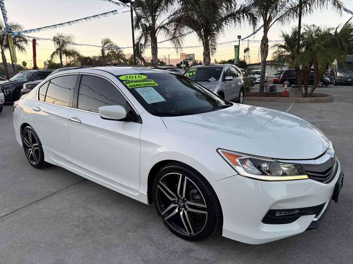 Honda Accord photo 7