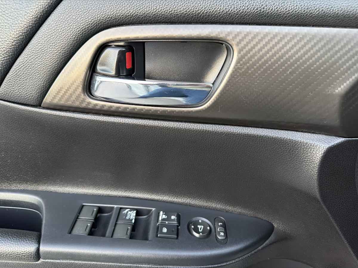 Honda Accord photo 11