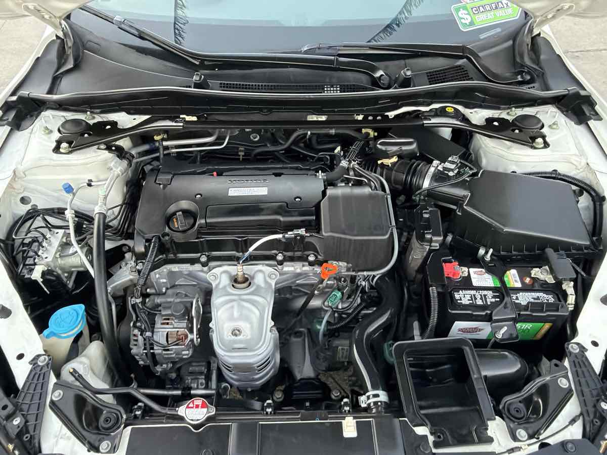 Honda Accord photo 26