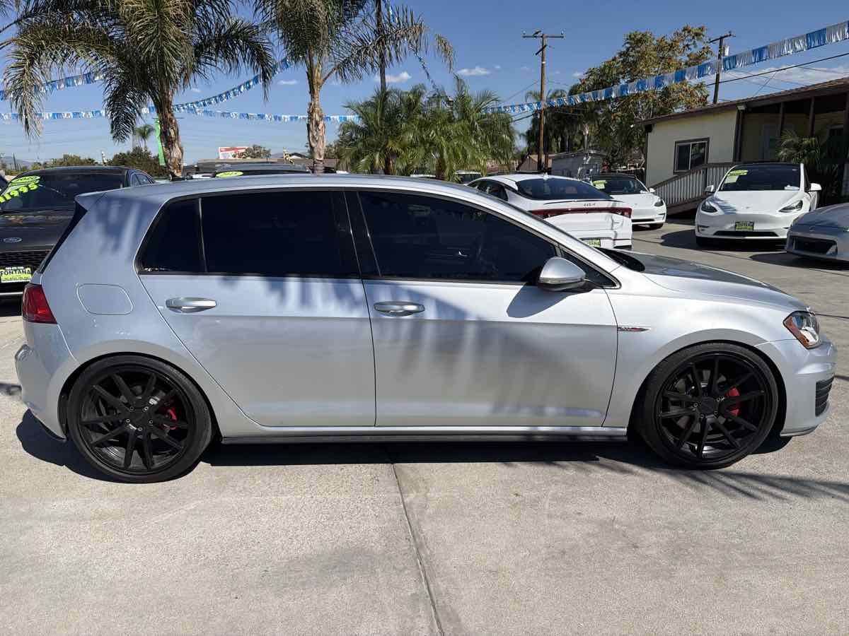 Volkswagen Golf GTI photo 6