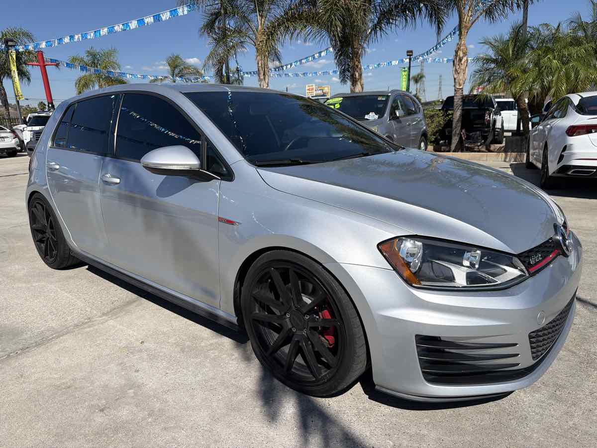 Volkswagen Golf GTI photo 7