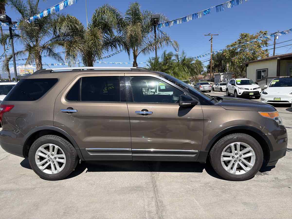 Ford Explorer photo 5