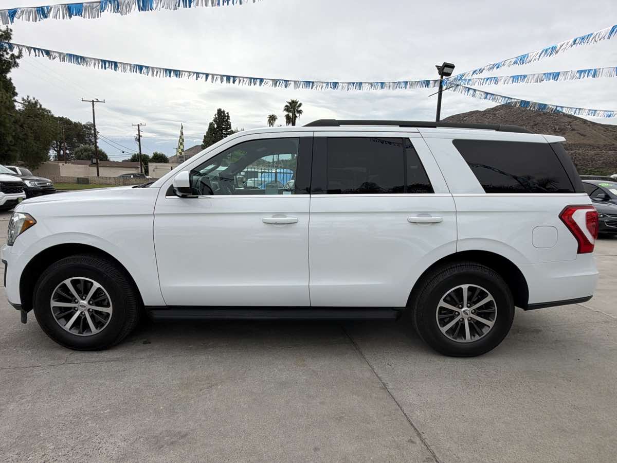 Ford Expedition photo 2