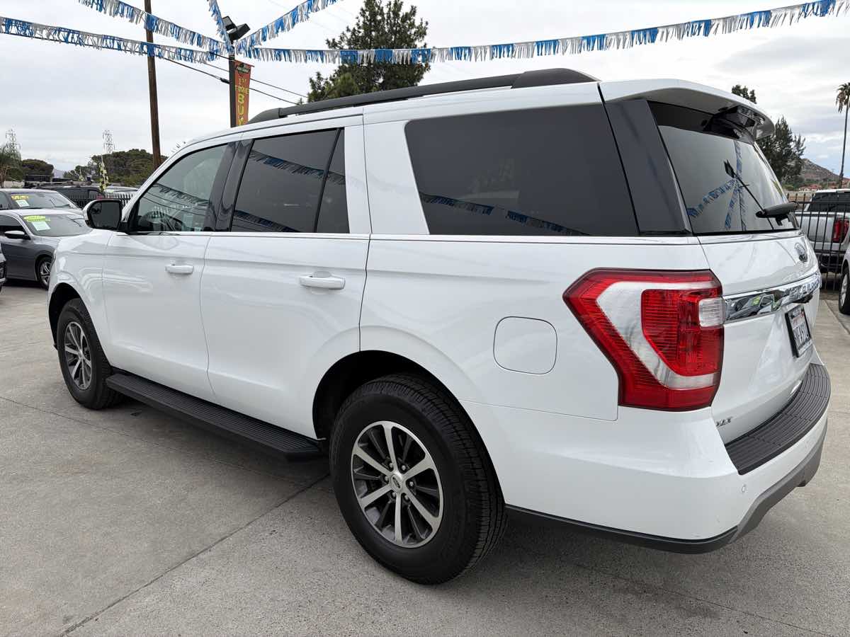 Ford Expedition photo 3