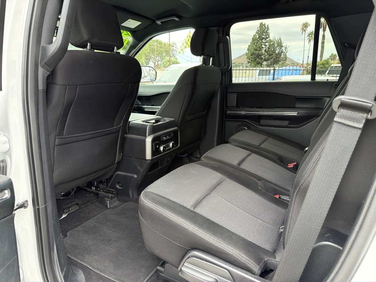 Ford Expedition photo 22