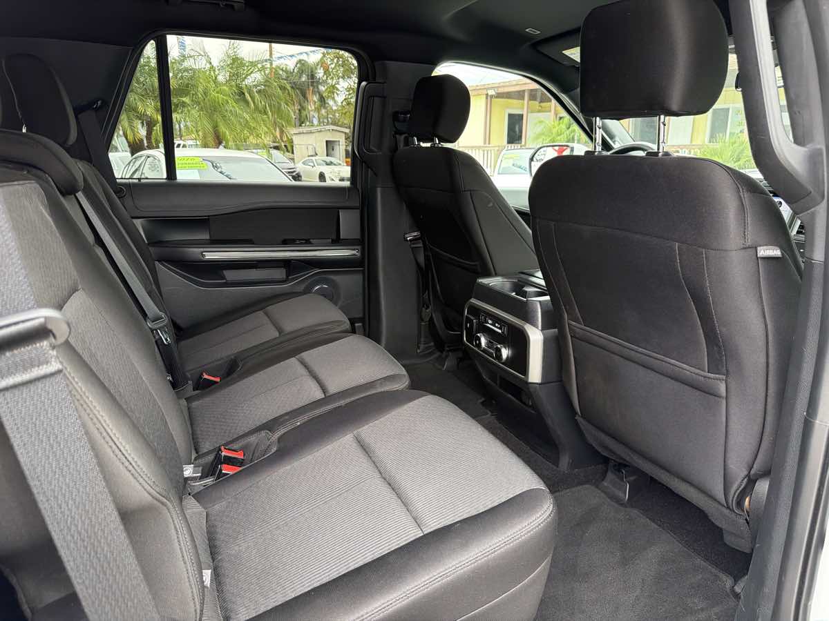 Ford Expedition photo 29