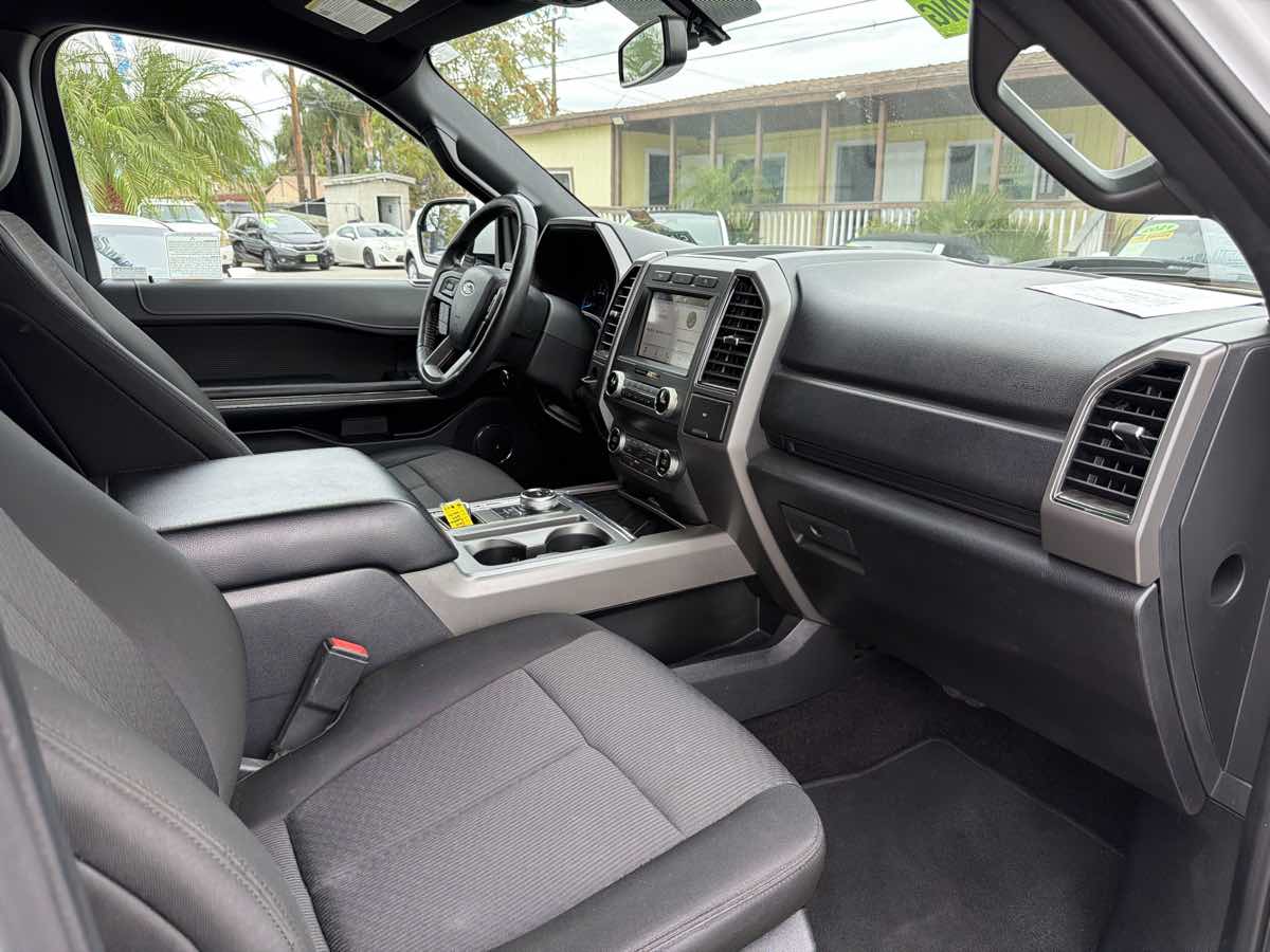 Ford Expedition photo 30