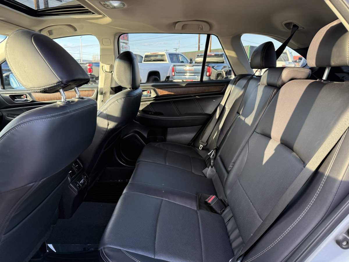 2018 Subaru Outback Limited - Photo 12