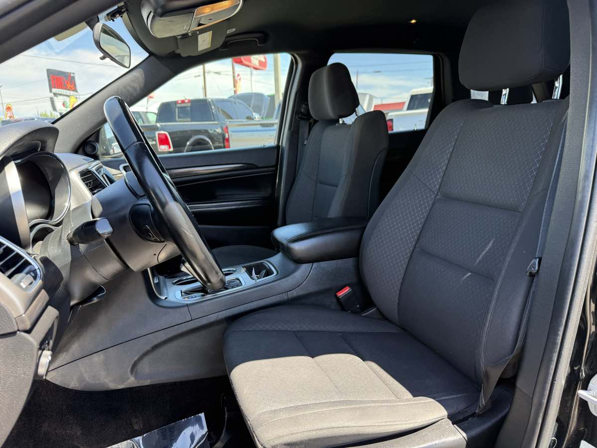 2018 Jeep Grand Cherokee Laredo - Photo 9