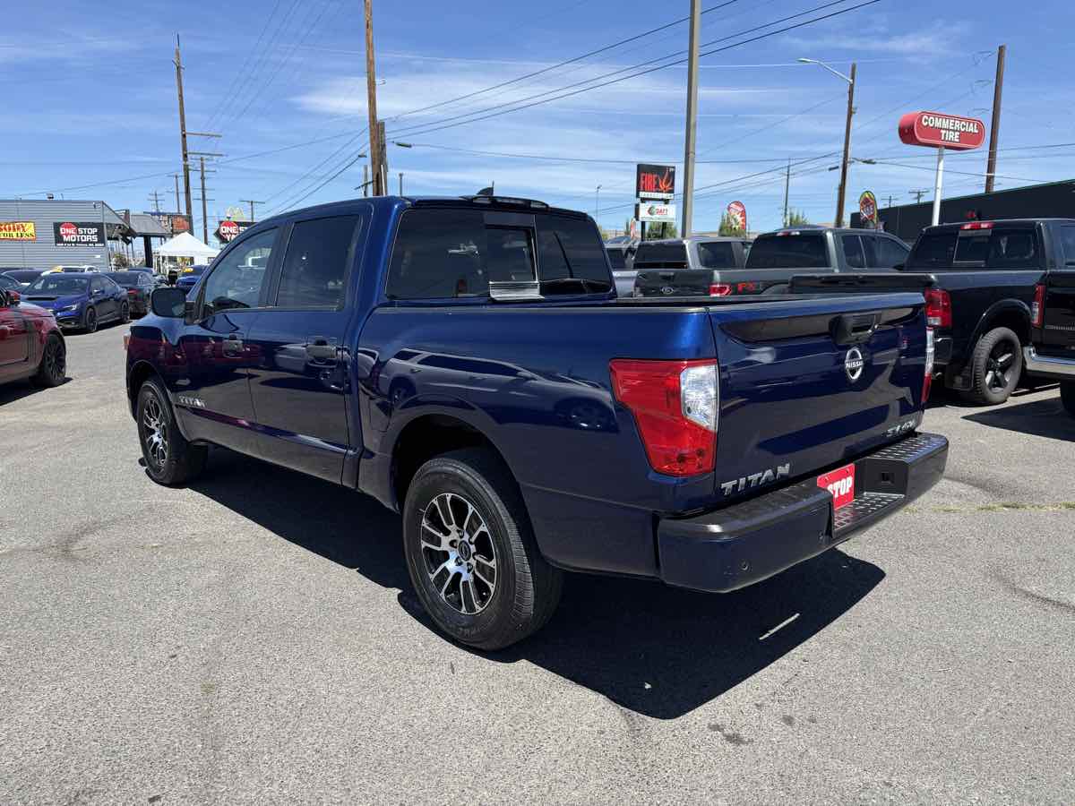 2023 Nissan Titan SV - Photo 5