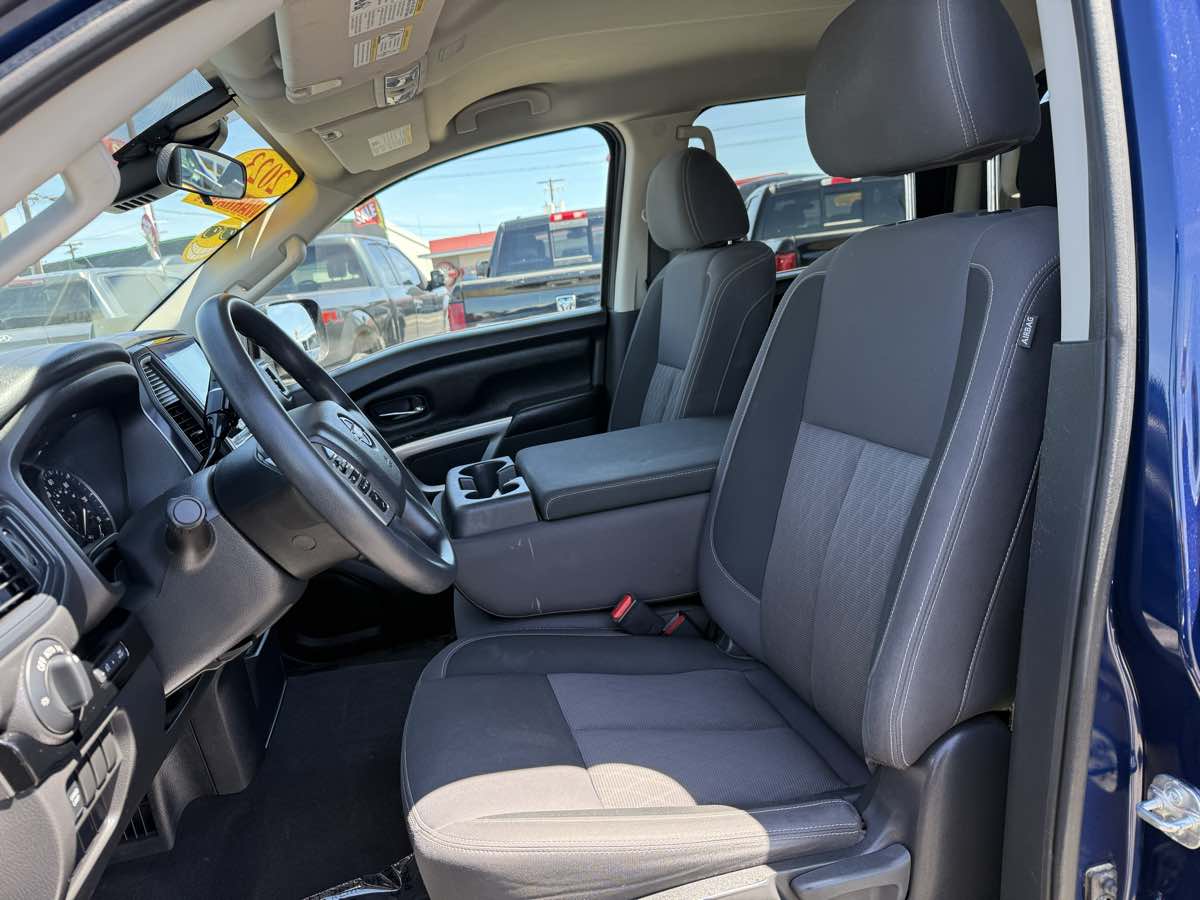 2023 Nissan Titan SV - Photo 10
