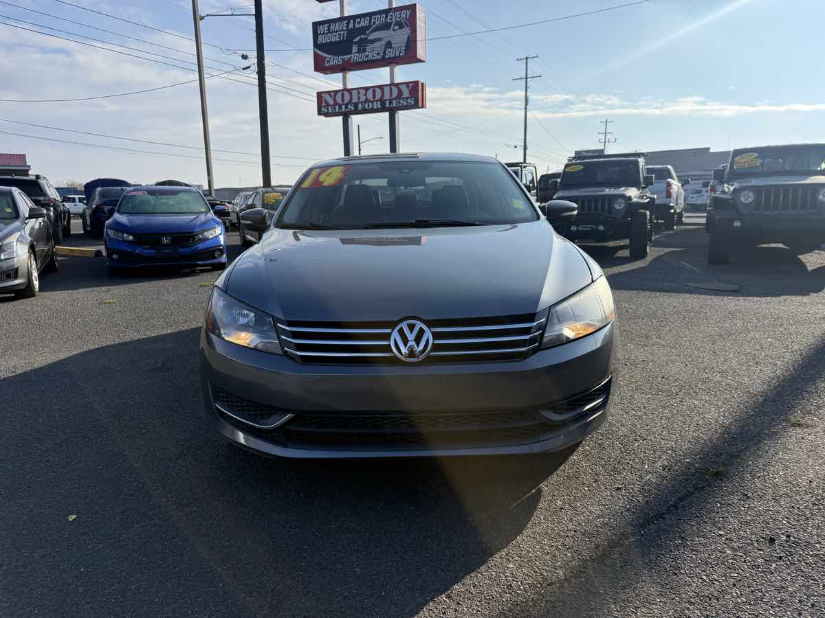 2014 Volkswagen Passat Wolfsbug Edition - Photo 2