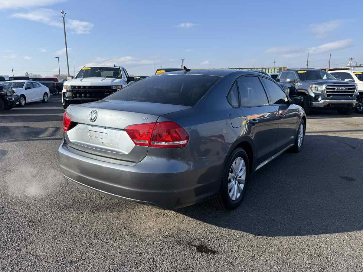 2014 Volkswagen Passat Wolfsbug Edition - Photo 6