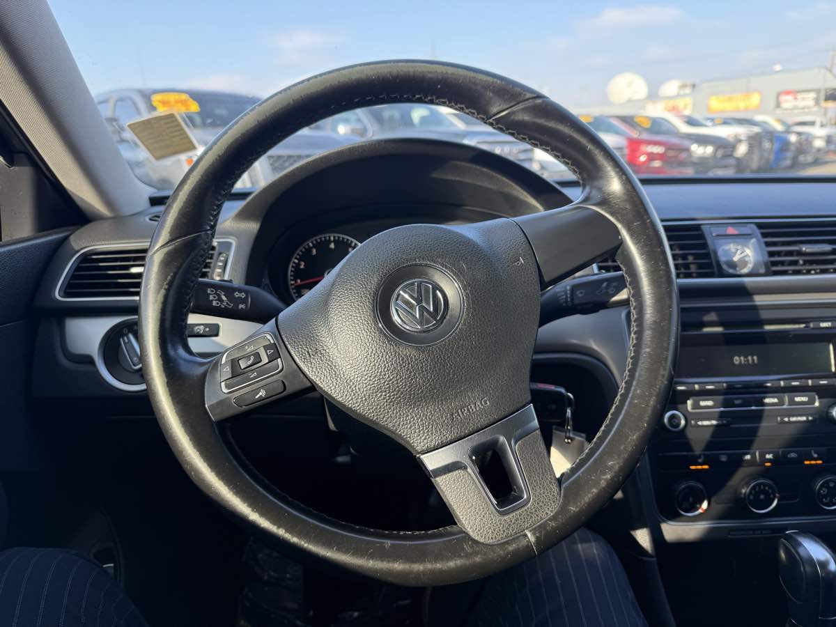 2014 Volkswagen Passat Wolfsbug Edition - Photo 8
