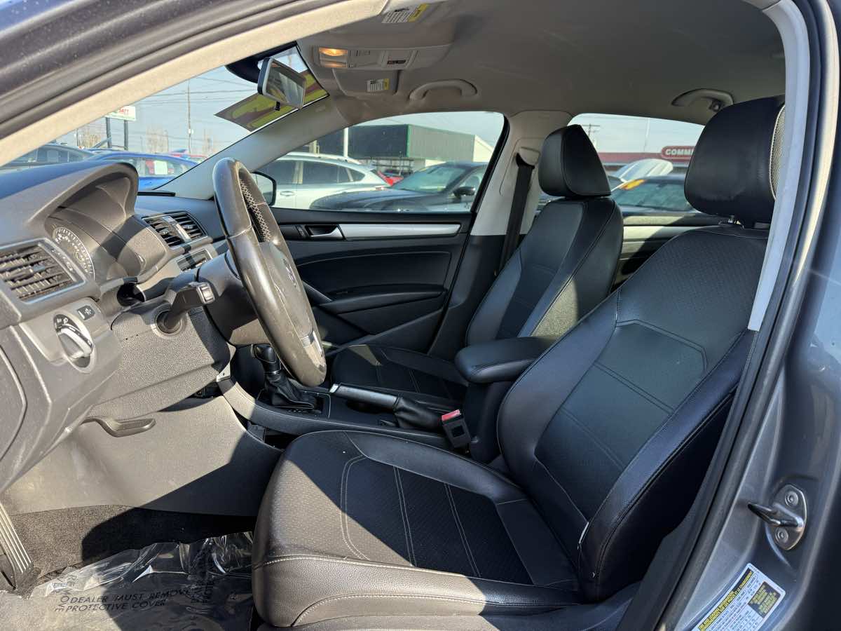 2014 Volkswagen Passat Wolfsbug Edition - Photo 9