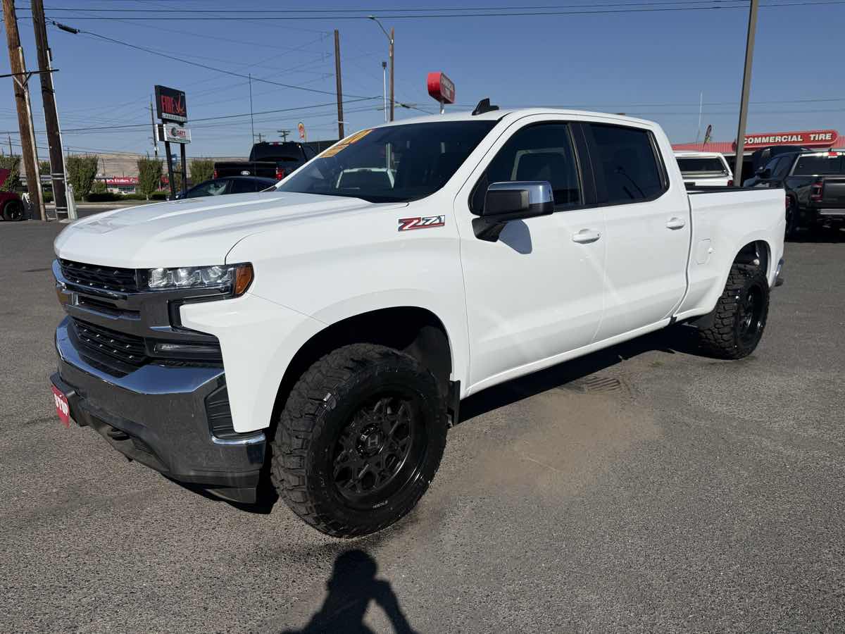2020 Chevrolet Silverado 1500 LT - Photo 3