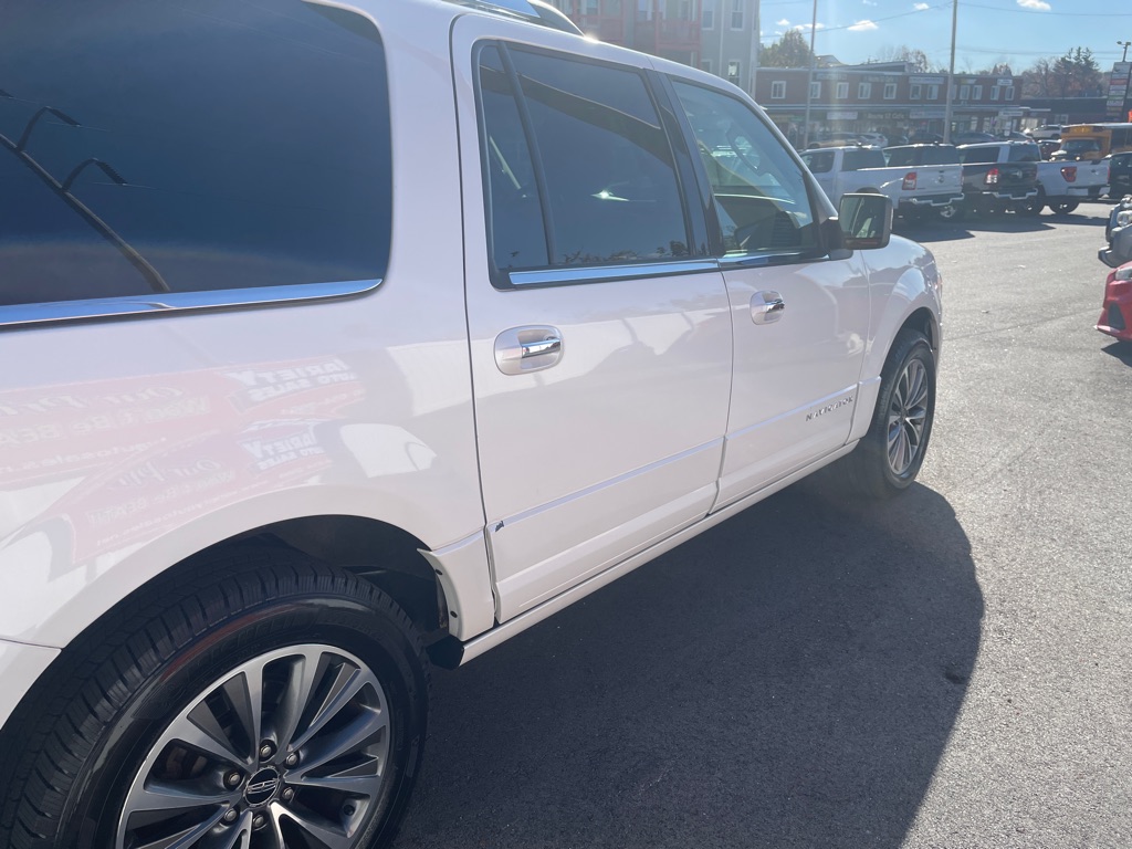 Sold 2015 Lincoln Navigator L in Worcester