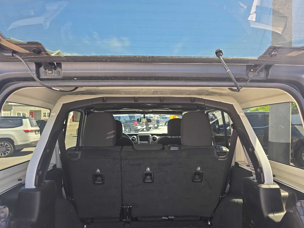 2019 Jeep Wrangler Unlimited Sahara photo 9