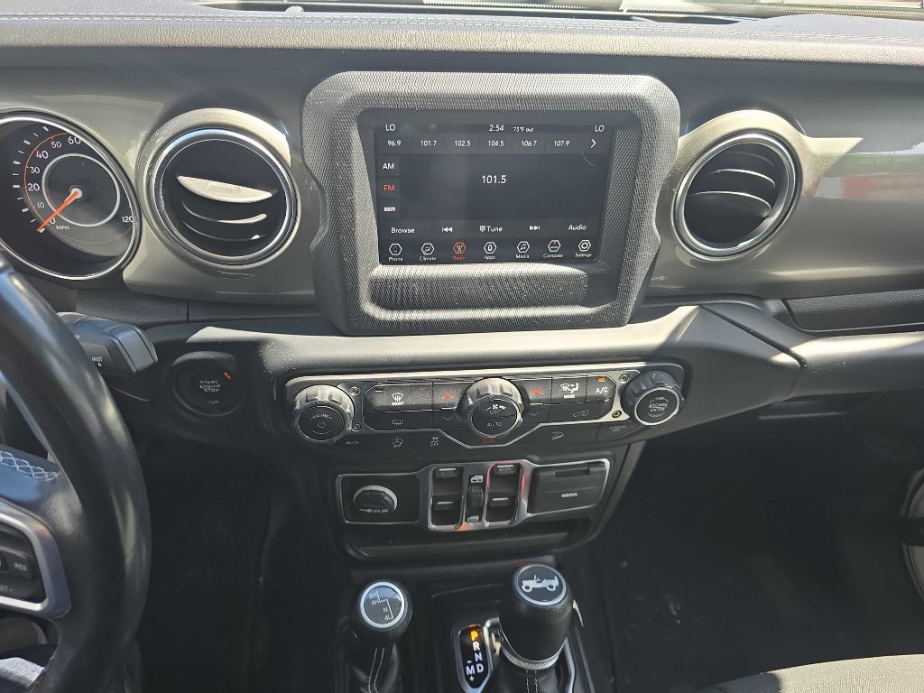 2019 Jeep Wrangler Unlimited Sahara photo 15