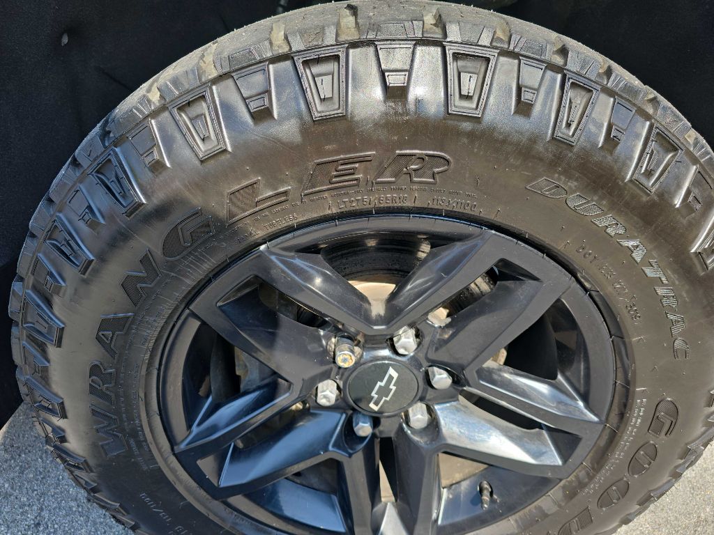 2020 Chevrolet Silverado 1500 LT Trail Boss photo 2