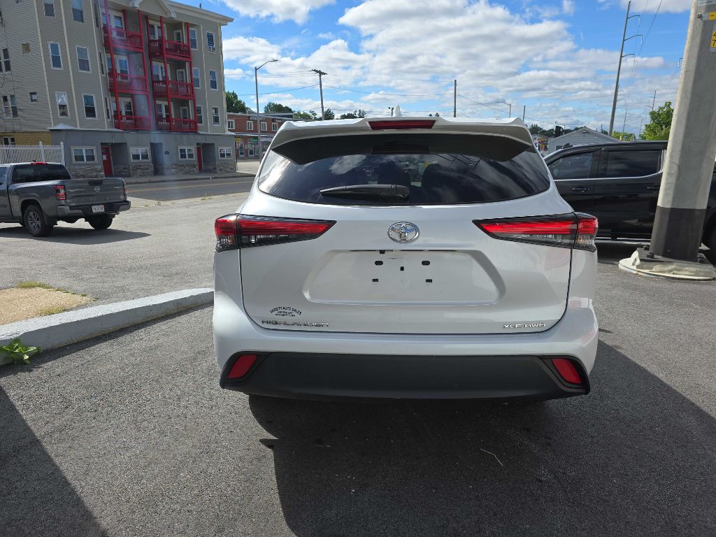 2023 Toyota Highlander XLE photo 5
