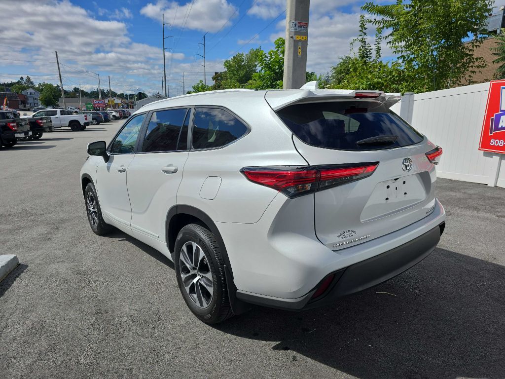 2023 Toyota Highlander XLE photo 6