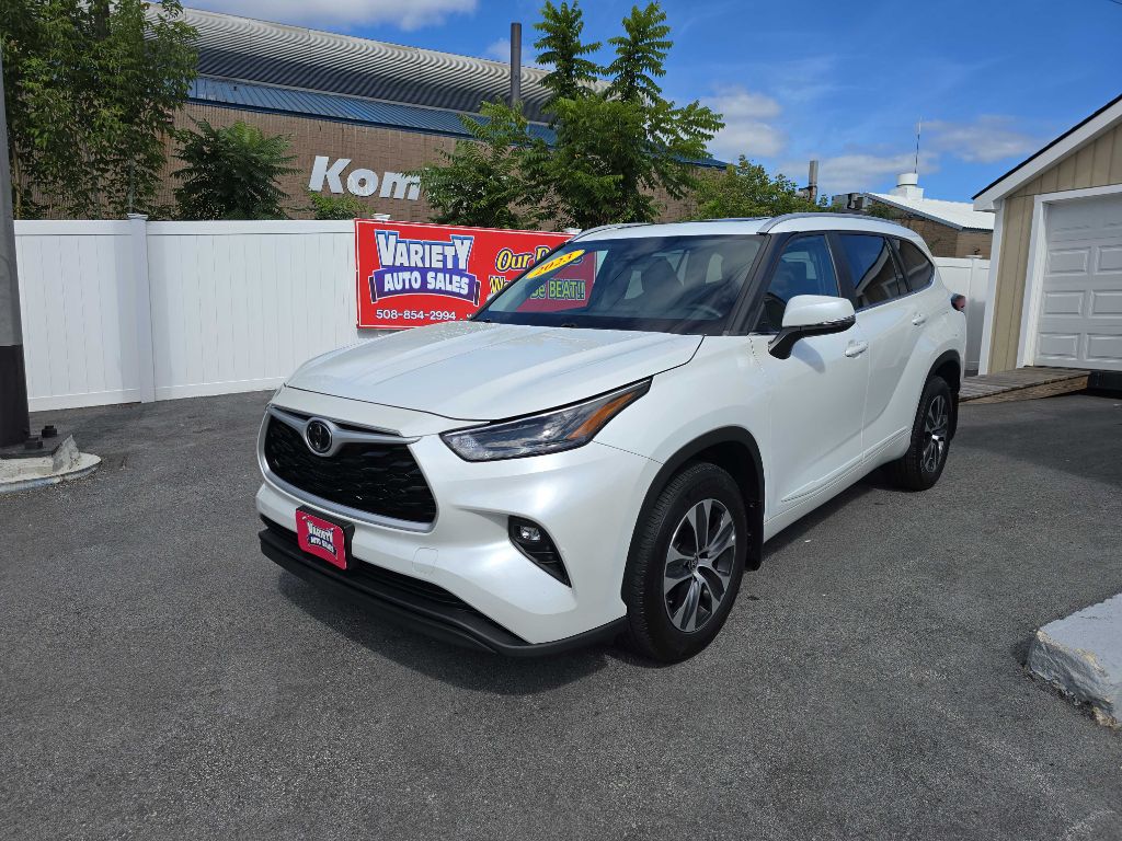 2023 Toyota Highlander XLE photo 8