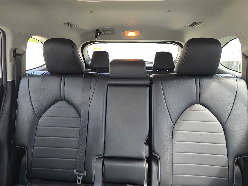 2023 Toyota Highlander XLE photo 11