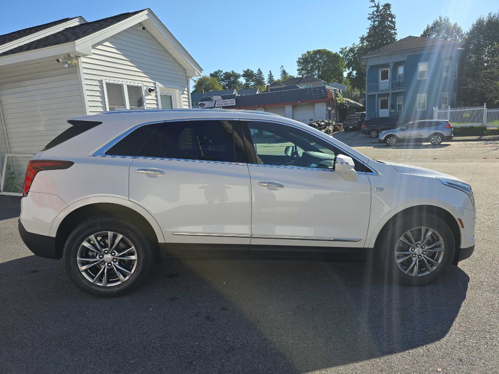 2022 Cadillac XT5 Premium Luxury photo 3