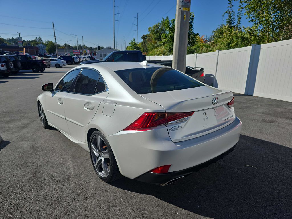 2018 Lexus IS 300 photo 9