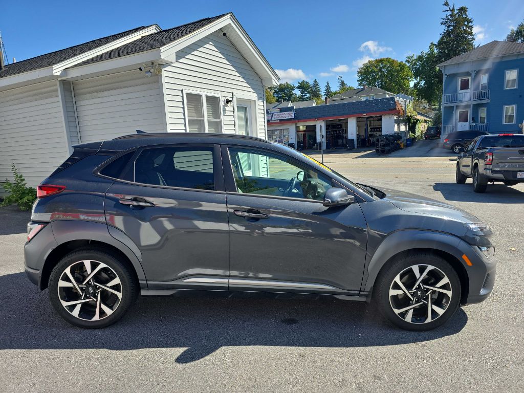 2022 Hyundai Kona Limited photo 3