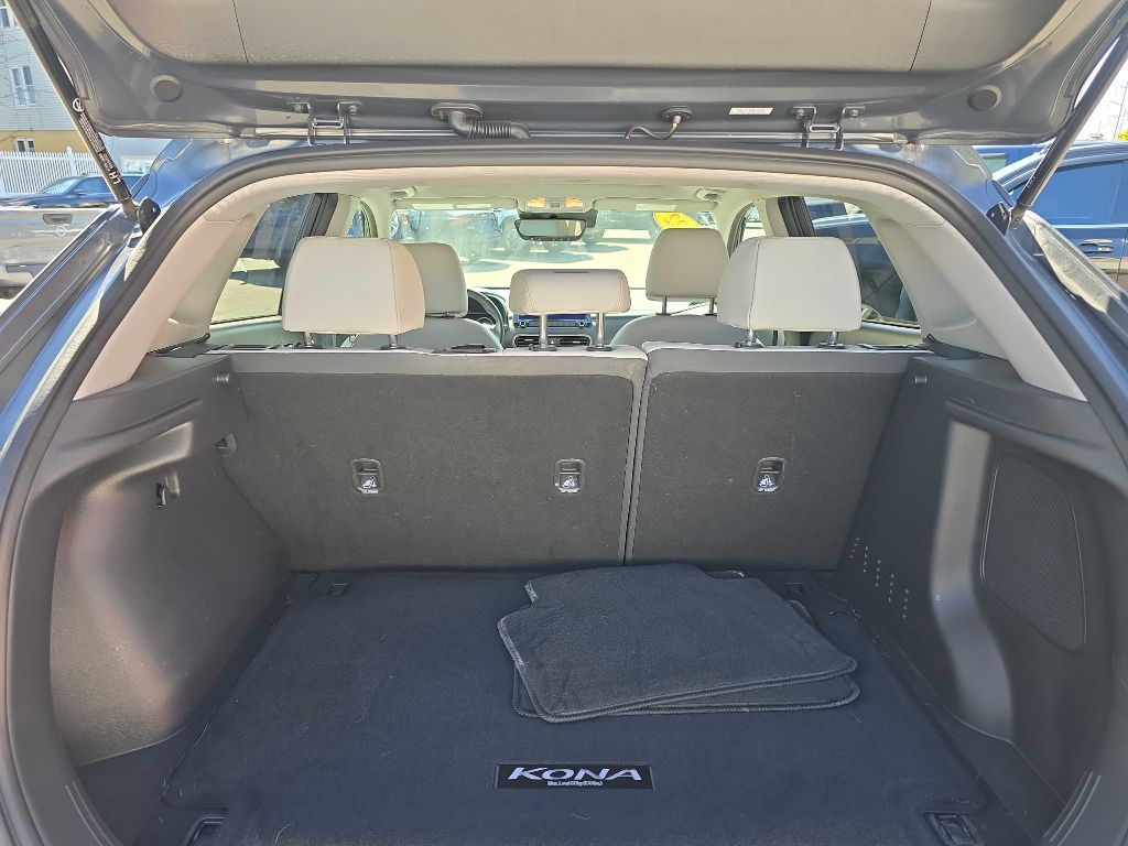 2022 Hyundai Kona Limited photo 8