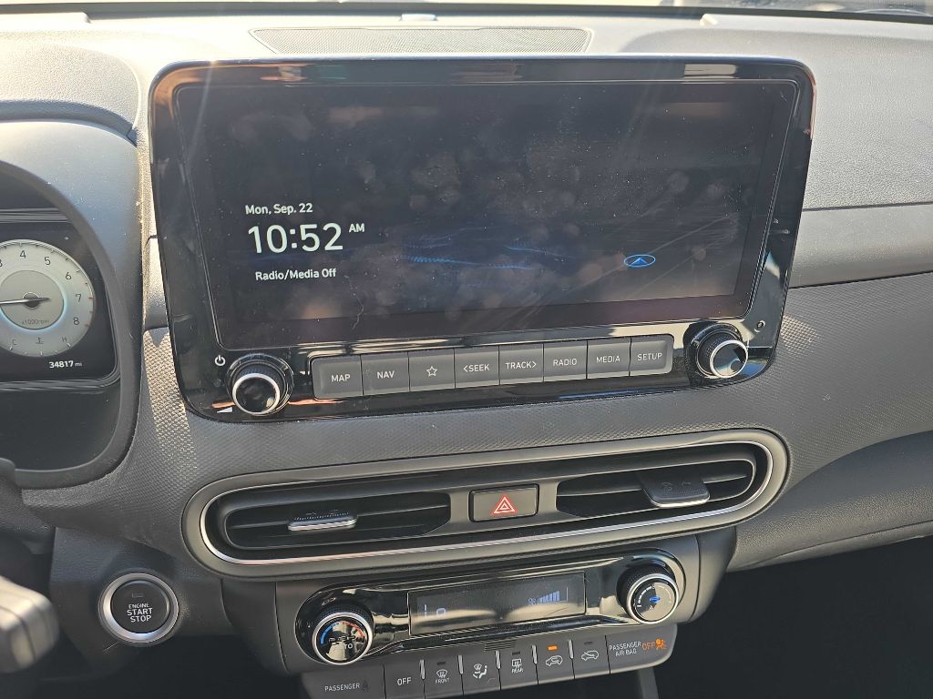 2022 Hyundai Kona Limited photo 16