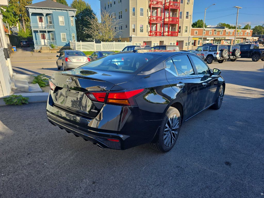 2024 Nissan Altima 2.5 SV photo 4