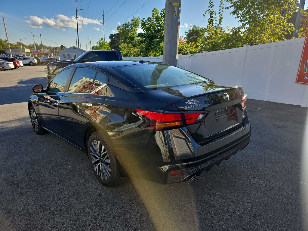 2024 Nissan Altima 2.5 SV photo 7