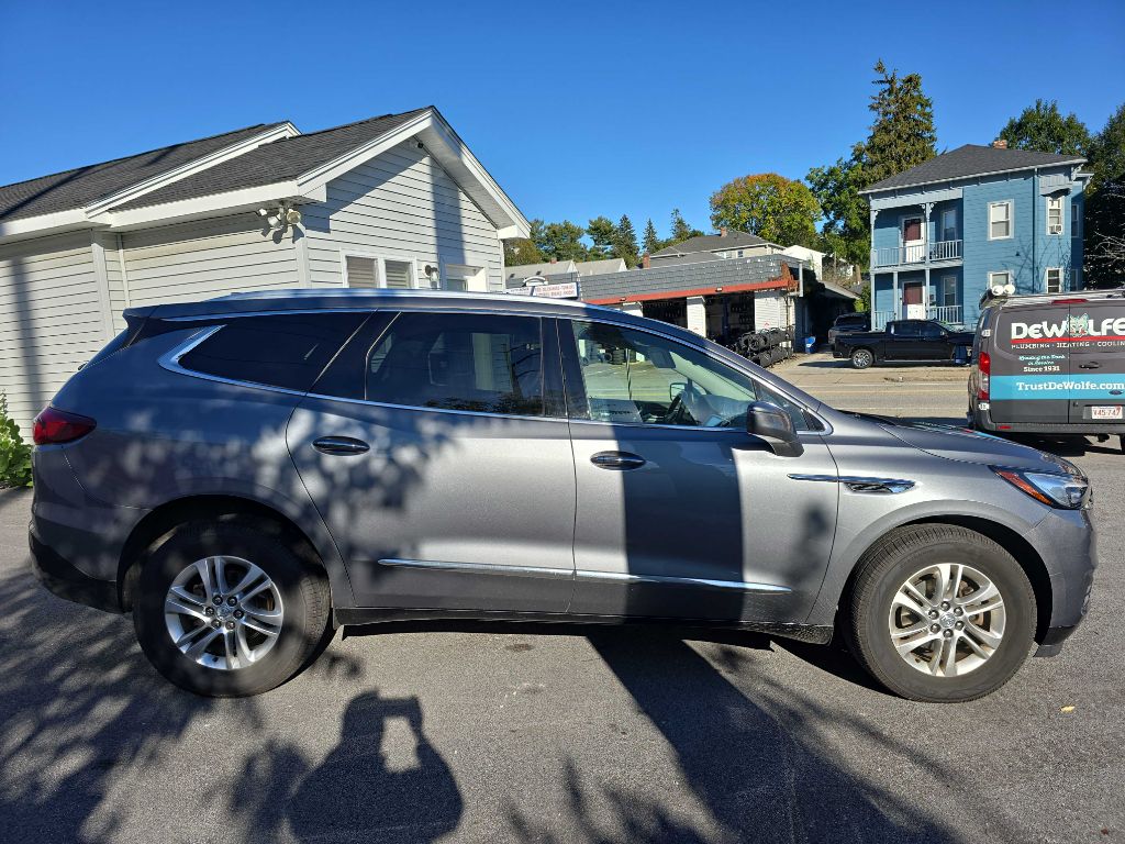 2020 Buick Enclave Essence photo 2